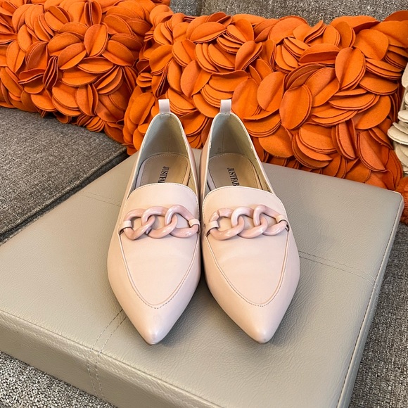 ❣️JustFab Bold In Business Blush Pink Chainlink Flats❣️ - Picture 4 of 11